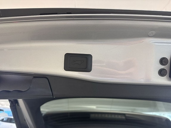Toyota RAV4 13 of 17