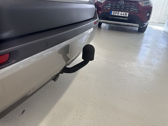 Toyota RAV4 14 of 17