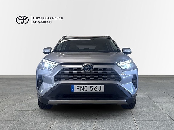 Toyota RAV4 5 of 17