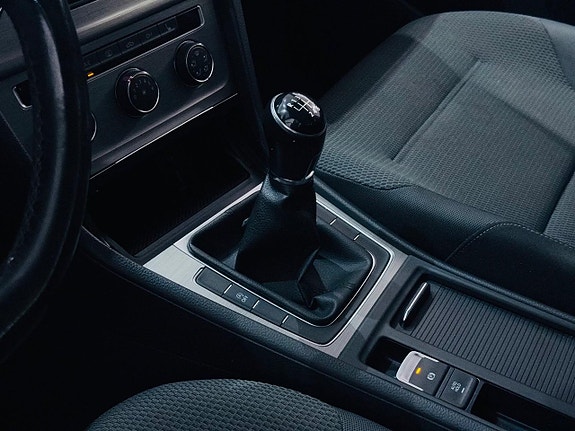 Volkswagen Golf VII 11 of 21