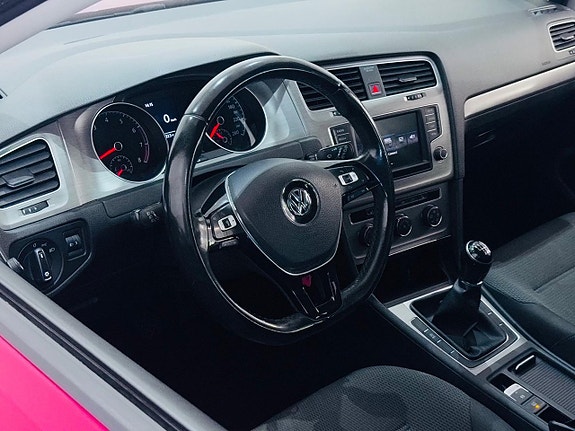 Volkswagen Golf VII 9 of 21