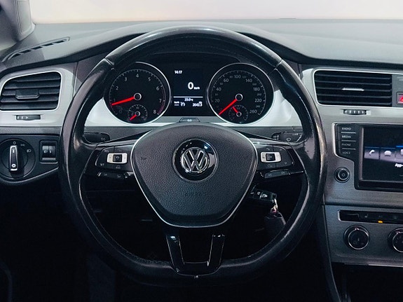 Volkswagen Golf VII 18 of 21