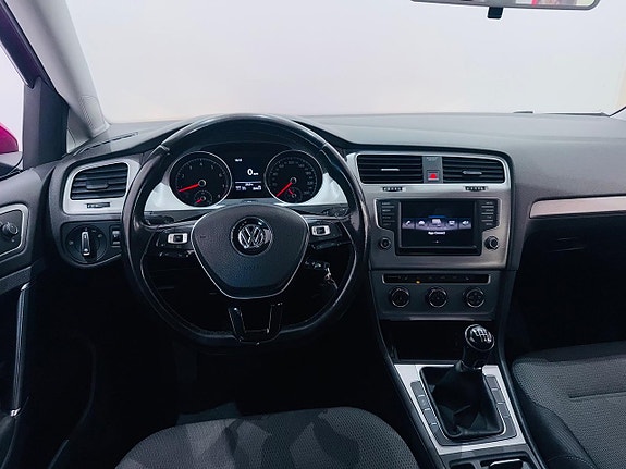 Volkswagen Golf VII 19 of 21