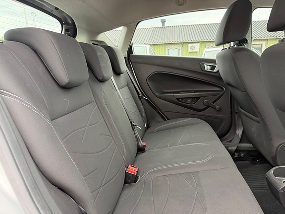 Ford Fiesta 13 of 22