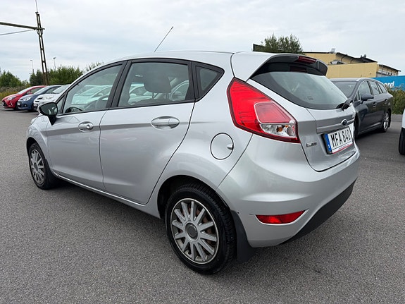 Ford Fiesta 3 of 22