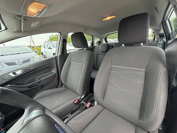 Ford Fiesta 11 of 22