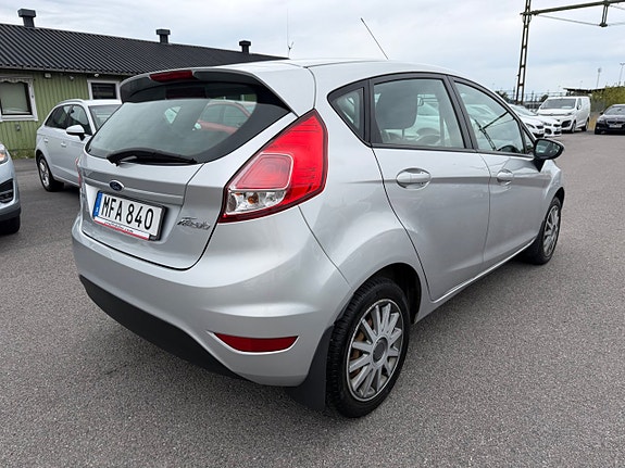Ford Fiesta 5 of 22