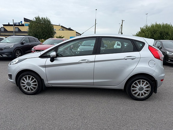 Ford Fiesta 2 of 22