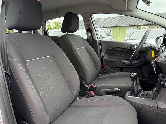 Ford Fiesta 14 of 22