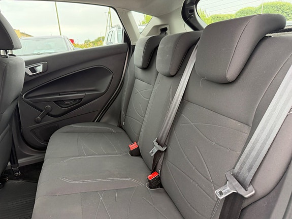 Ford Fiesta 12 of 22