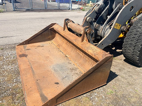 Volvo L 90 E 6 of 12