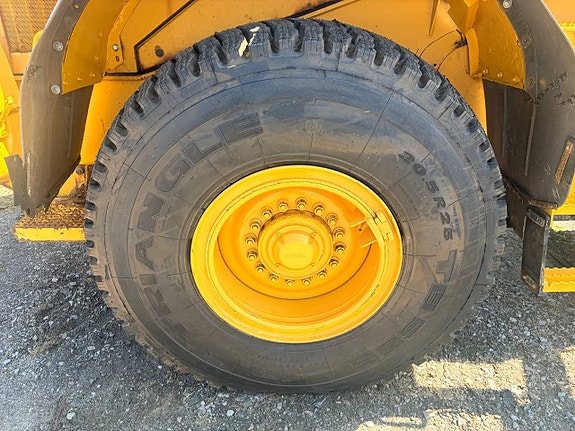 Volvo L 90 E 5 of 12