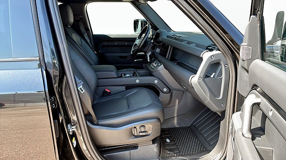 Land Rover Defender 90 3 of 9
