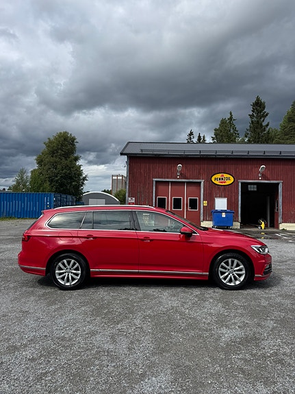 Volkswagen Passat 4 of 7