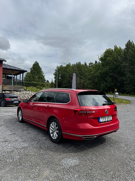 Volkswagen Passat 3 of 7