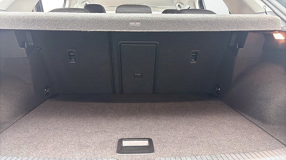 Volkswagen T-Roc 12 of 12