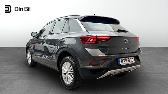 Volkswagen T-Roc 3 of 12