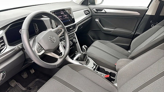 Volkswagen T-Roc 7 of 12