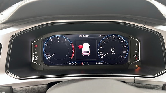 Volkswagen T-Roc 9 of 12