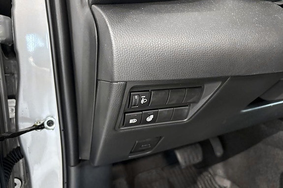 Toyota Yaris 12 of 12