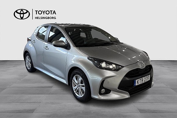 Toyota Yaris 3 of 12