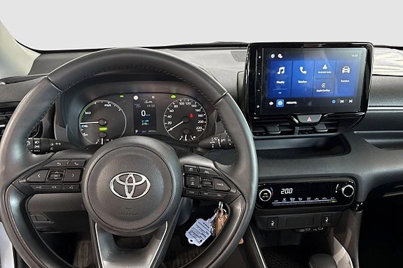 Toyota Yaris 9 of 12