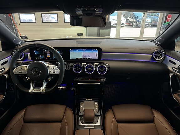 Mercedes-Benz CLA45 8 of 27