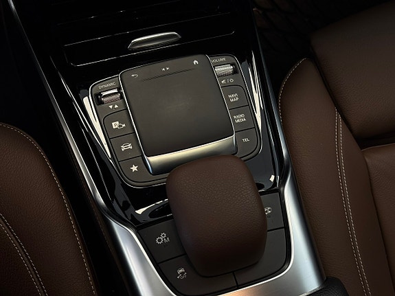 Mercedes-Benz CLA45 12 of 27