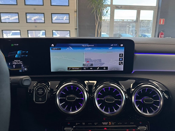 Mercedes-Benz CLA45 9 of 27