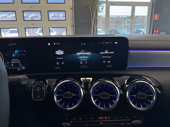 Mercedes-Benz CLA45 10 of 27