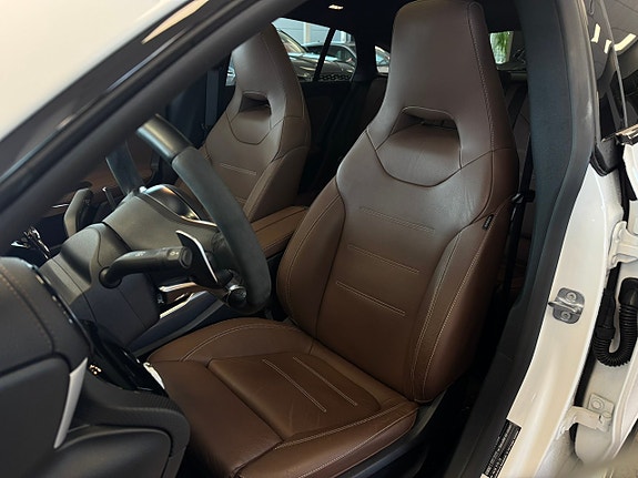 Mercedes-Benz CLA45 18 of 27