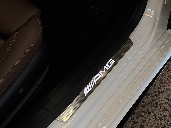 Mercedes-Benz CLA45 21 of 27