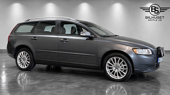 Volvo V50 4 of 5