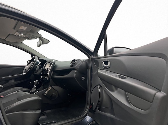 Renault Clio 25 of 30