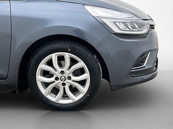 Renault Clio 29 of 30