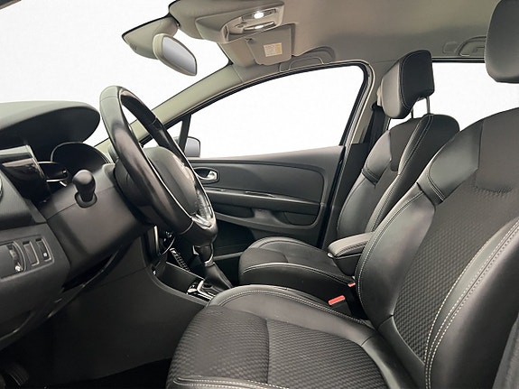 Renault Clio 12 of 30