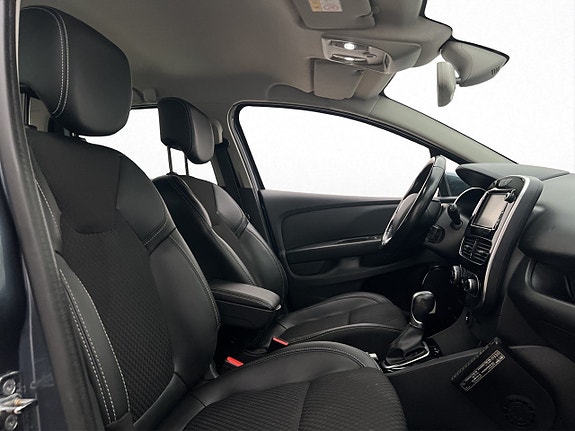 Renault Clio 24 of 30