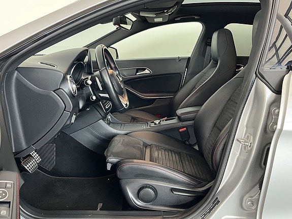 Mercedes-Benz CLA200 5 of 16