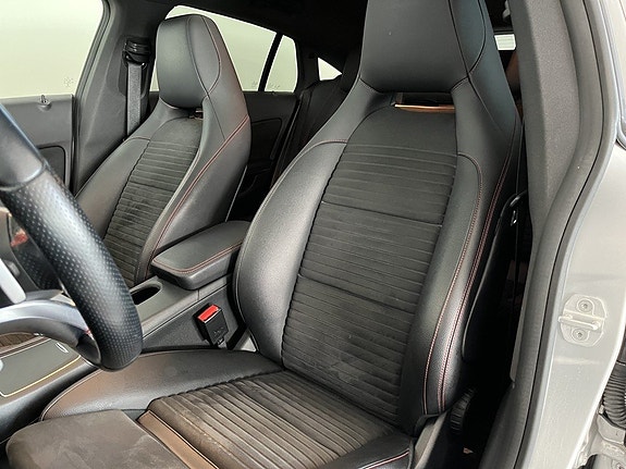 Mercedes-Benz CLA200 7 of 16