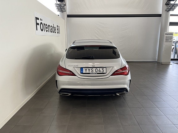 Mercedes-Benz CLA200 14 of 16