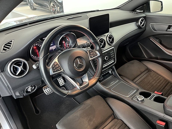 Mercedes-Benz CLA200 6 of 16