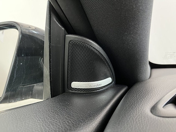 Mercedes-Benz CLA200 9 of 16