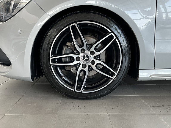 Mercedes-Benz CLA200 4 of 16