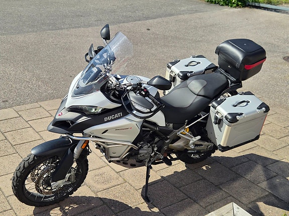 Ducati Multistrada 1200 Enduro 5 of 8