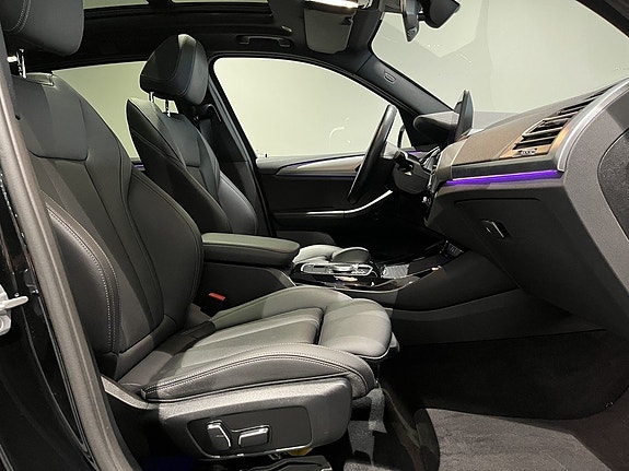 BMW iX3 8 of 20