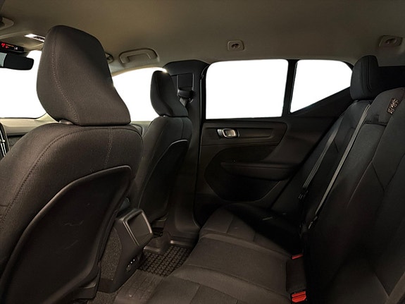 Volvo XC40 9 of 15