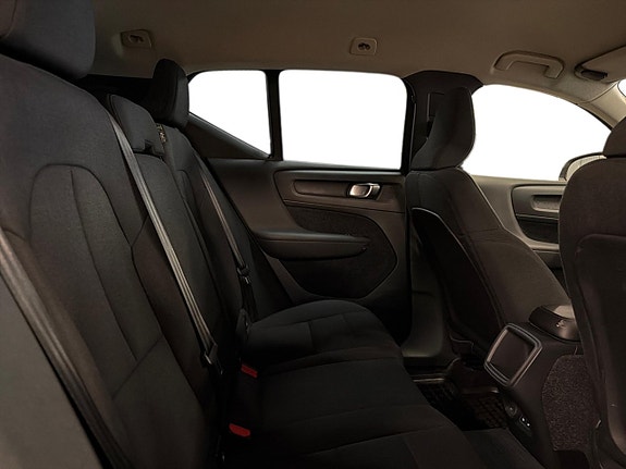 Volvo XC40 10 of 15