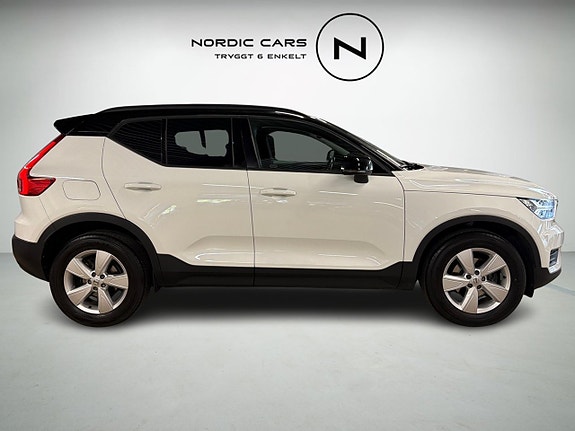Volvo XC40 5 of 15