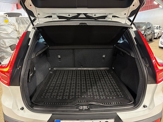 Volvo XC40 15 of 15