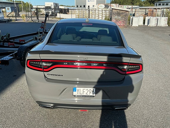Dodge Charger 6 of 24
